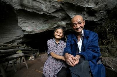 四川老两口住山洞54年成“神仙眷侣”(图)