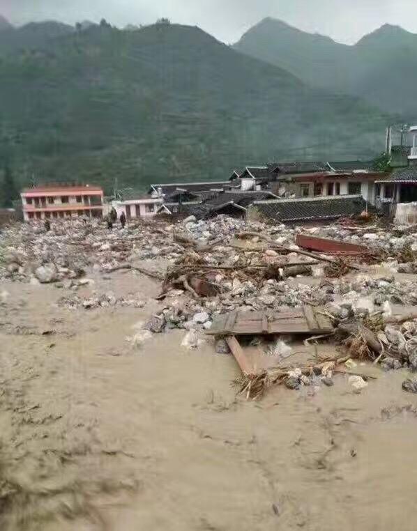 甘肃陇南暴雨已致1死8失联 当地仍有暴雨红色预警